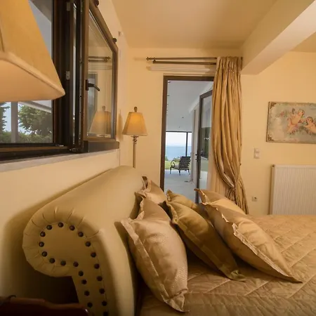 Exceptional House With Pool And Inspiring Views Καλαμάτα